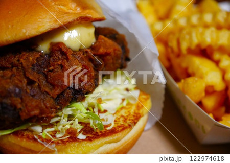 チキンバーガー 122974618