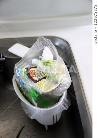 三角コーナーの生ごみ 三角コーナーの生ごみ 122975875