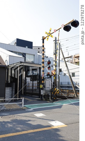 JR南武線の矢川駅、駅舎外観 122978278