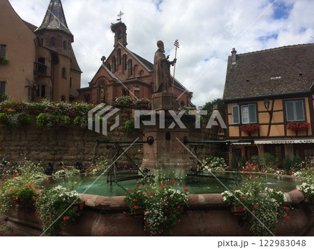 美しい村のコウノトリ 122983048