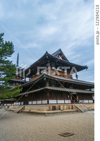 法隆寺金堂と五重塔(奈良県-斑鳩町) 122984218