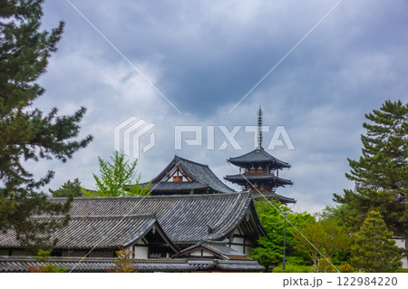 法隆寺金堂と五重塔(奈良県-斑鳩町) 122984220