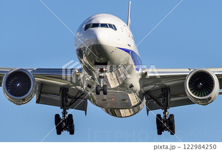 ANA  B777離陸上昇 122984250