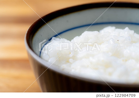 【食べ物素材】お茶碗に盛られた白米 122984709