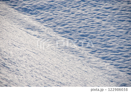 朝日に輝く雪原 朝日に輝く雪原 122986038