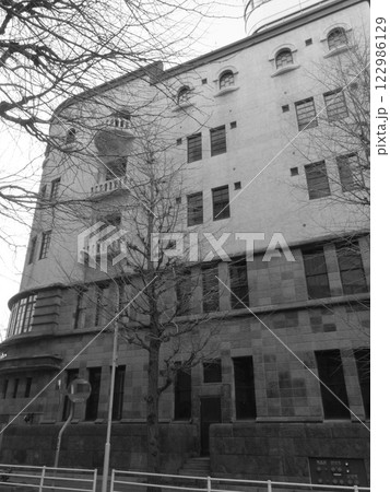 モノクロなレトロ建物 モノクロなレトロ建物 122986129