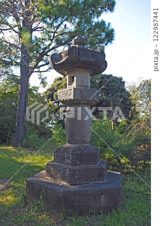 慈恩寺  玄奘三藏骨塔の石灯籠【埼玉県さいたま市岩槻区】  122987441