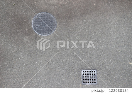 マンホール　排水溝 122988184