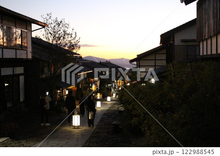 馬籠宿　中山道宿場町　江戸の町並み　岐阜県 122988545