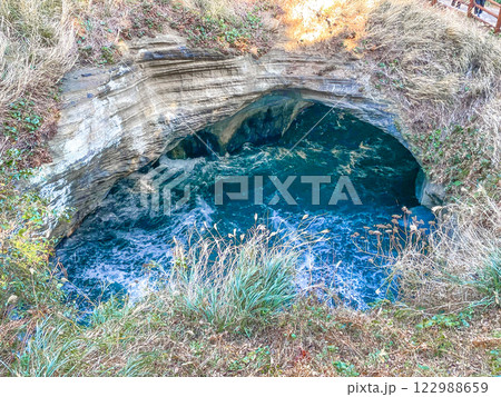 静岡・西伊豆　堂ヶ島の天窓洞 122988659