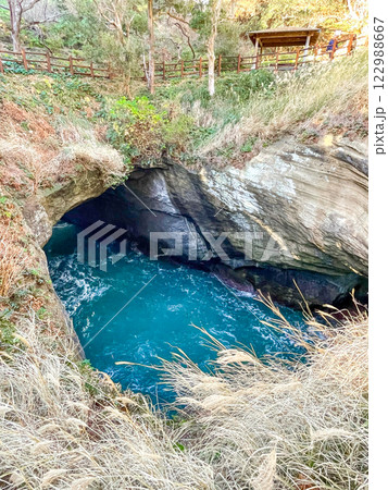 静岡・西伊豆　堂ヶ島の天窓洞 122988667