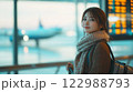 空港と女性 122988793