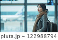 空港と女性 122988794