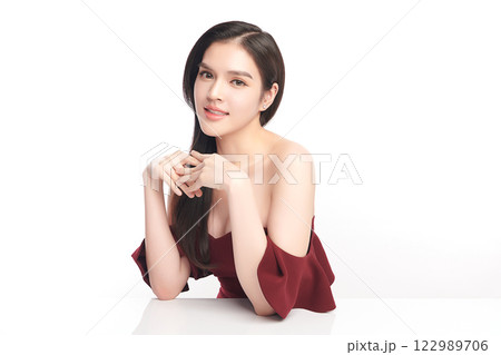 Beautiful young asian woman with clean fresh skin on white background, Face care, Facial treatment, Cosmetology, beauty and spa, Asian women portrait. 122989706