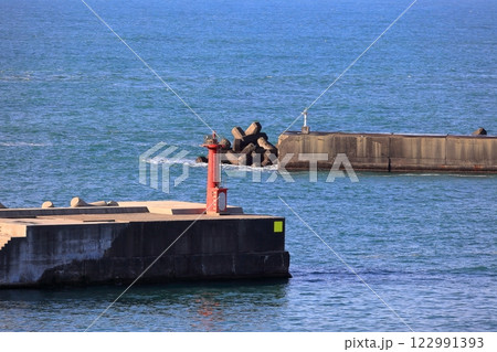 由良海岸　白波の戯れ 122991393