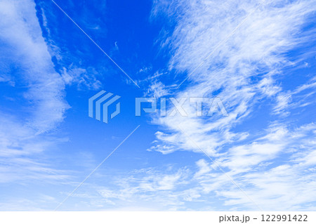 青空とコピースペース 122991422