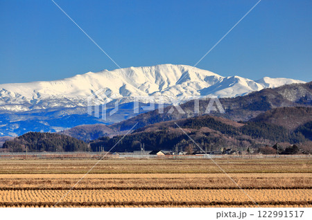 冬の庄内平野 田舎風景 冬の庄内平野 田舎風景 122991517