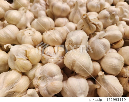 沢山のニンニク 122993119
