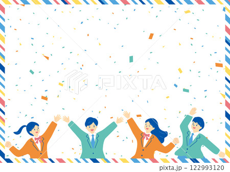 盛り上がる制服の学生たち 122993120
