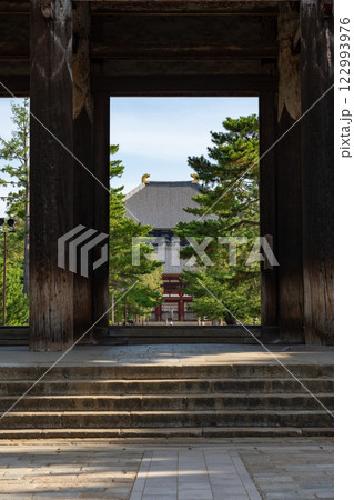 奈良の東大寺　外観 122993976