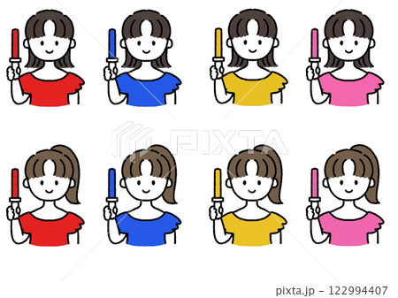 女の子　ペンライト　推し活　コンサート 122994407