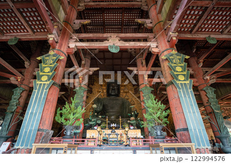 奈良・東大寺の大仏 122994576
