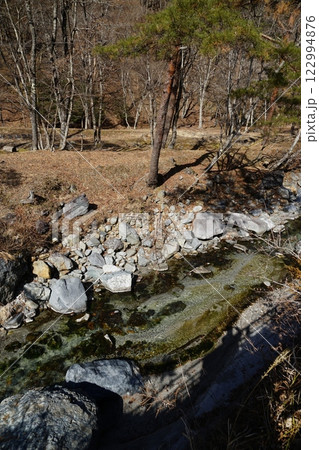 山梨県南都留郡道志村の道志の湯周辺の風景 山梨県南都留郡道志村の道志の湯周辺の風景 122994876