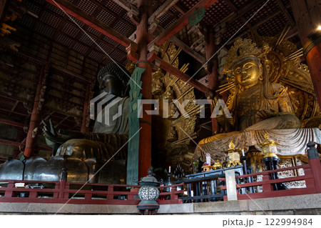 奈良・東大寺の虚空蔵菩薩の像 122994984