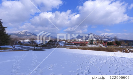 蒜山高原白樺の丘からの蒜山三山1 蒜山高原白樺の丘からの蒜山三山1 122996605