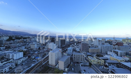 別府市街の夕方の風景1 別府市街の夕方の風景1 122996802