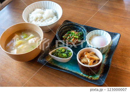 納豆と温泉卵付き和朝食セット 納豆と温泉卵付き和朝食セット 123000007