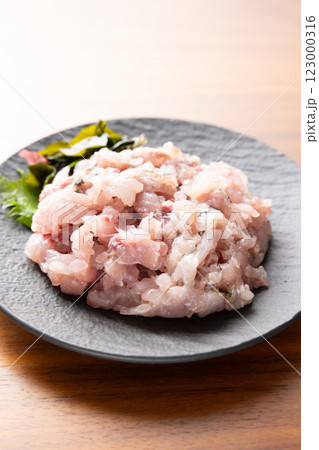 美味しいアジのたたき 美味しいアジのたたき 123000316