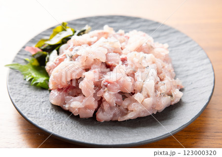 美味しいアジのたたき 美味しいアジのたたき 123000320