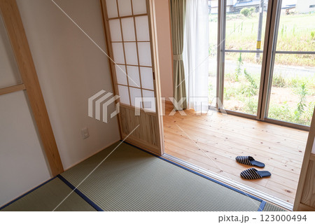 天然素材を使ったフローリング 123000494