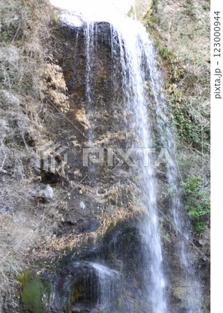 夕日の滝 123000944