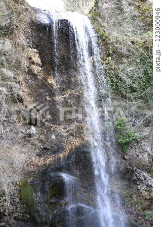 夕日の滝 123000946