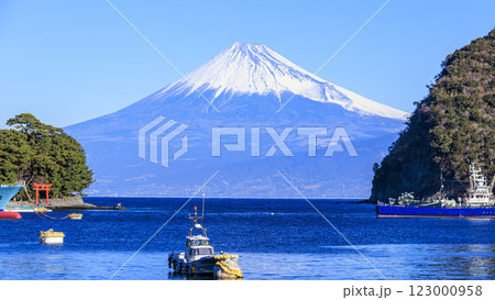 戸田漁港の風景 123000958