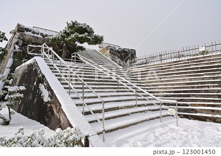 二条城(元離宮二条城)天守閣跡の積雪 二条城(元離宮二条城)天守閣跡の積雪 123001450