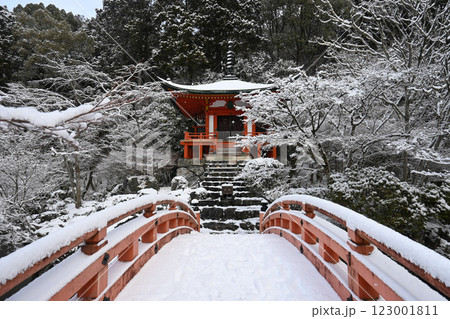 京都市の世界遺産醍醐寺 積雪の弁天堂 京都市の世界遺産醍醐寺 積雪の弁天堂 123001811