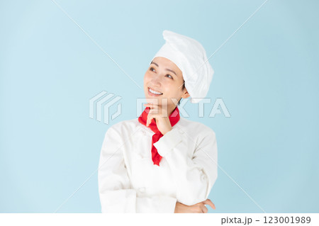 女性 シェフ コックコート ニヤける 女性 シェフ コックコート ニヤける 123001989