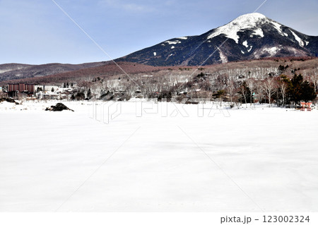 白樺湖／池の平ホテル～蓼科山方面を望む(長野県立科町)【2025.2】 123002324