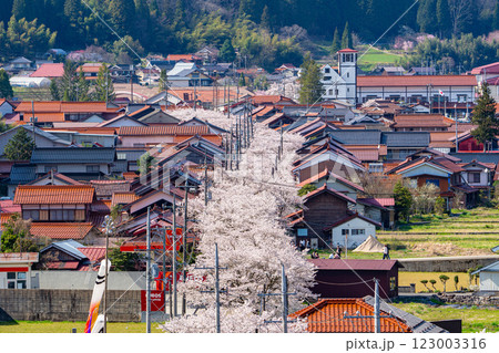 春の新庄宿俯瞰8 岡山県真庭郡新庄村 春の新庄宿俯瞰8 岡山県真庭郡新庄村 123003316
