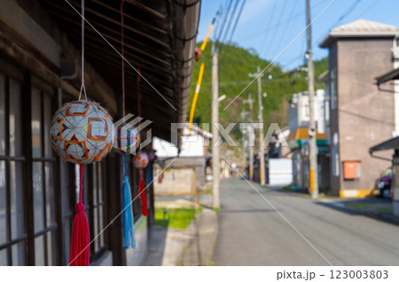 手まり街道・出雲街道旧美甘宿 　春の街道風景3　岡山県真庭市 123003803