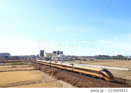 JR東日本に直通する東武鉄道100系「スペーシア」6 123004831