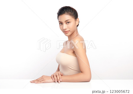 Beautiful young asian woman with clean fresh skin on white background, Face care, Facial treatment, Cosmetology, beauty and spa, Asian women portrait. Beautiful young asian woman with clean fresh skin on white background, Face care, Facial treatment, Cosmetology, beauty and spa, Asian women portrait. 123005672