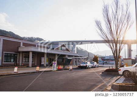 岡谷駅と高速道路 岡谷駅と高速道路 123005737