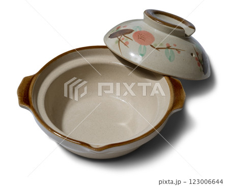 蓋を開けた土鍋 123006644