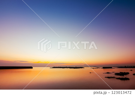 長時間露光で描く光のアート、湘南葉山の夕景 トワイライト 長時間露光で描く光のアート、湘南葉山の夕景 トワイライト 123013472
