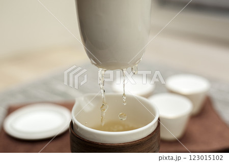 Aromatic Tea Brewing Capturing the Distinct Essence of the Fine Art of Tea Preparation 123015102