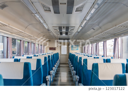 【北九州門司港　九州鉄道記念館の特急車両クハ481の車内】 123017122